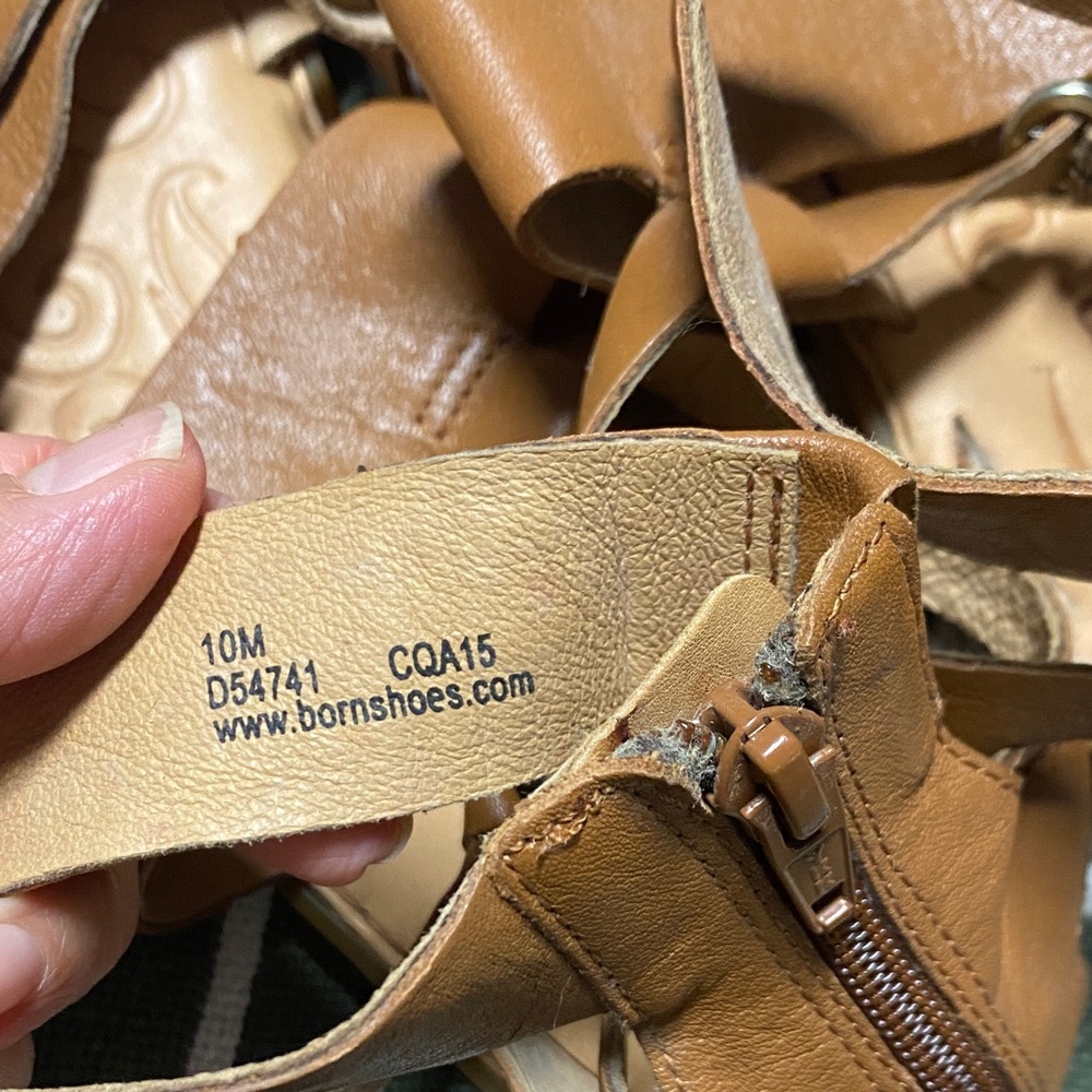 Women’s Tan Leather Multi-Strap Comfort Sandals - Picture 5 of 6